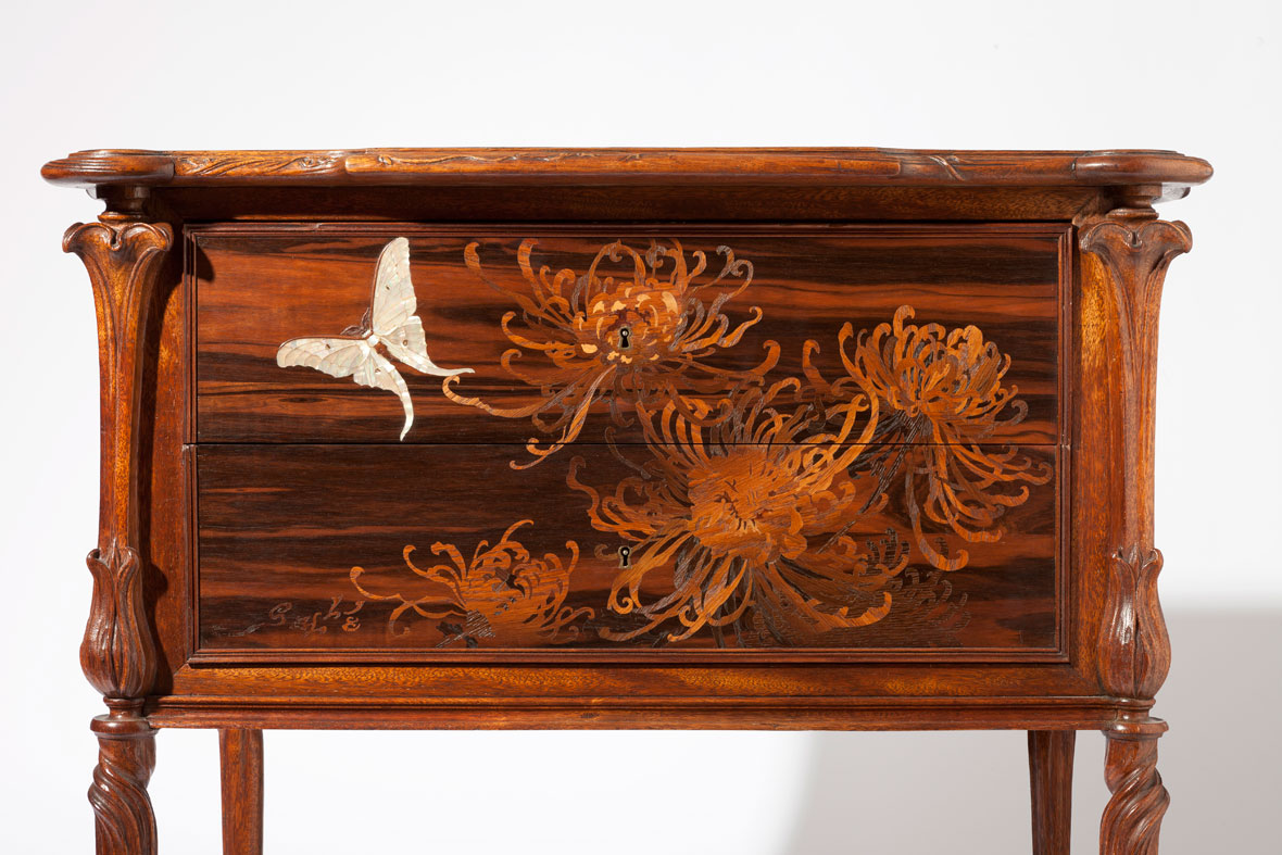 Galle Commode